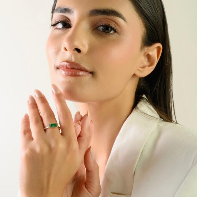 Contemporary Early 21st Century 8x4 Mm Deep Green Emerald Ring in 14k Gold Size 6 For Sale - Image 3 of 15