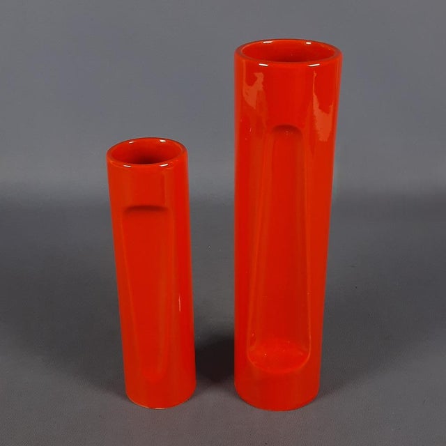 Modern Space Age Red Ceramic Cylinder Vases, 1960s, Set of 2 For Sale - Image 3 of 13