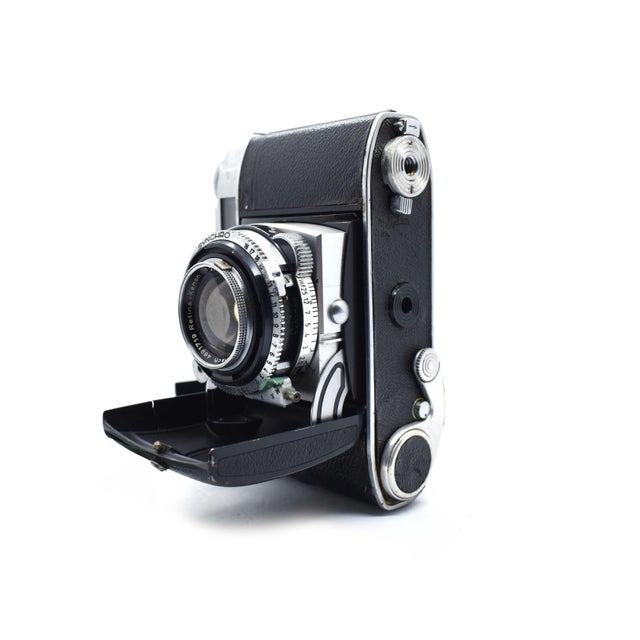Art Deco Vintage German Kodak Retina IIIc Folding Rangefinder Camera With Schneider-Kreuznach Retina Lens For Sale - Image 3 of 13