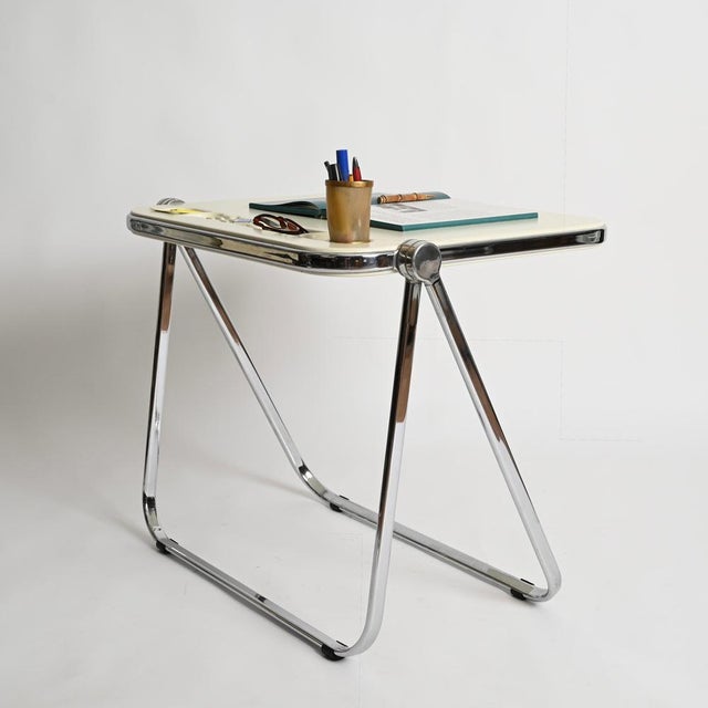 Mid-Century White Platone Folding Desk attributed to Giancarlo Piretti for Castelli, 1969 For Sale - Image 16 of 18