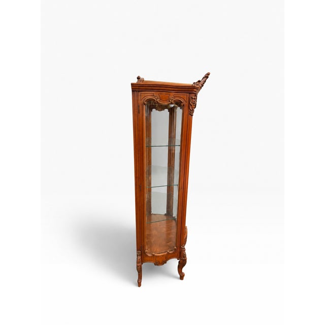 Vintage Milano Furniture Co. Louis XV Style Carved Curio Cabinet For Sale - Image 4 of 16