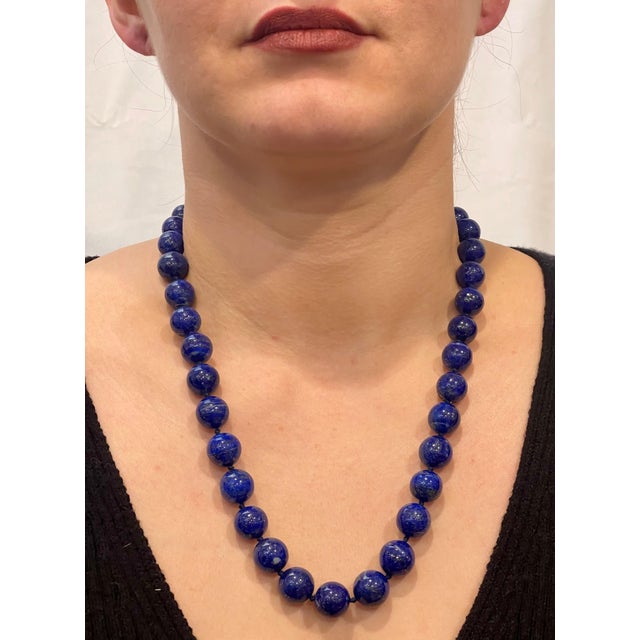 Vintage Lapis Lazuli Single Strand Necklace with Diamond Clasp 14 Kt White Gold For Sale - Image 13 of 18
