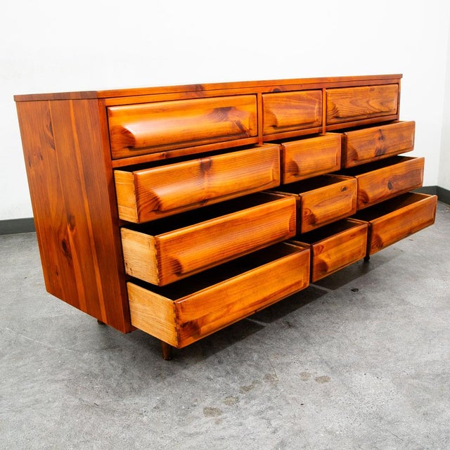 1960s Mid Century Modern Dresser Credenza Franklin Shockey Solid Pine 12 Drawer For Sale - Image 5 of 12
