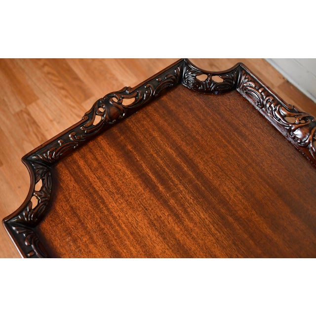 Chippendale 1940s Pair of English Chippendale Carved Mahogany Side Tables / End Tables For Sale - Image 3 of 18
