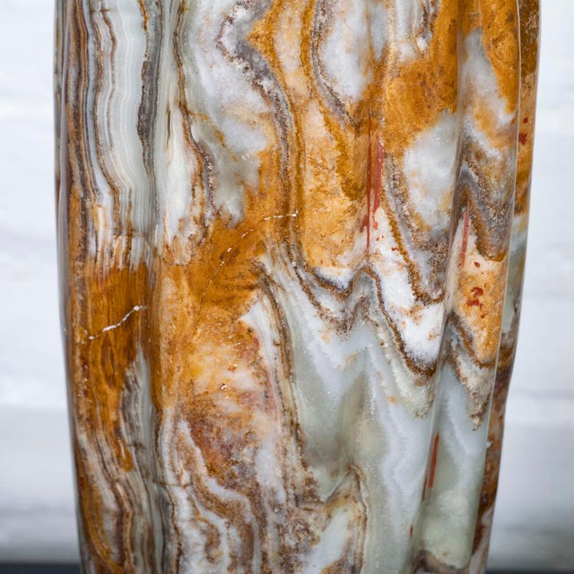 Carved onyx vase For Sale In New York - Image 6 of 8