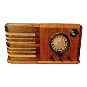 Vintage Montgomery Ward Airline Table Tube Radio 1938