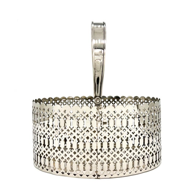 Vintage International Silver Silver-Plated Oval Pierced Basket With Swing Handle — Traditional / English Country / Cottage For Sale - Image 12 of 13