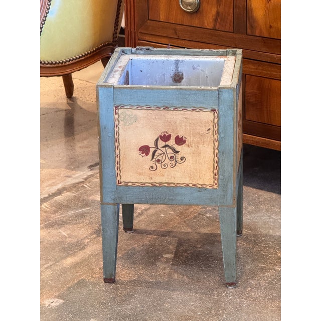 Wood 19th Century Converted Painted Cellaret Planter For Sale - Image 7 of 9