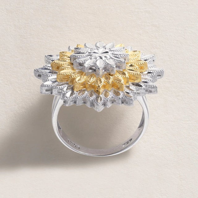 Modern 1980s 18k 2 Tone Gold Diamond Cut Sunflower Ring, Size 7.5 For Sale - Image 3 of 7