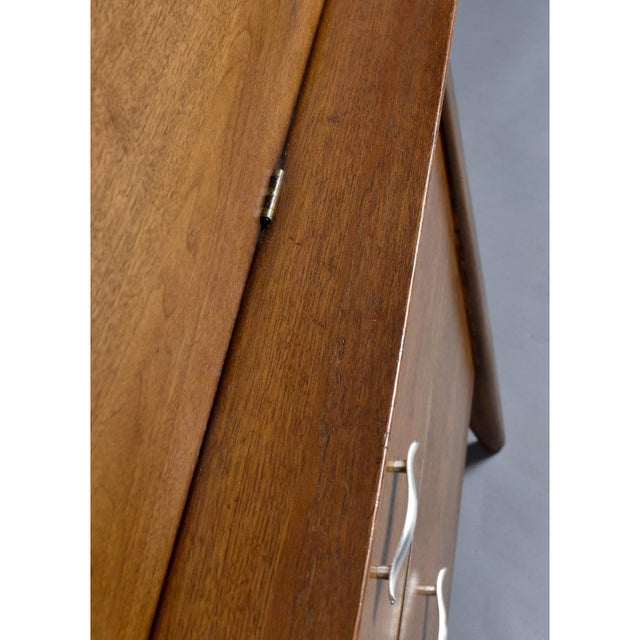 1950s John Van Koert Drexel Profile K12 Gentlemen’s Chest Dresser With Tag For Sale - Image 11 of 13