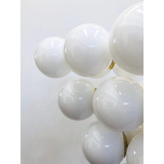 21st Century Italian Grappolo Polished Brass Glossy White Murano Glass Chandelier by Fabio LTD For Sale - Image 6 of 7