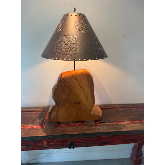 Early 20th Century Southwestern Studio Craft Juniper Slab Table Lamp With Turquoise Inlay & Pierced Metal Shade For Sale - Image 9 of 14