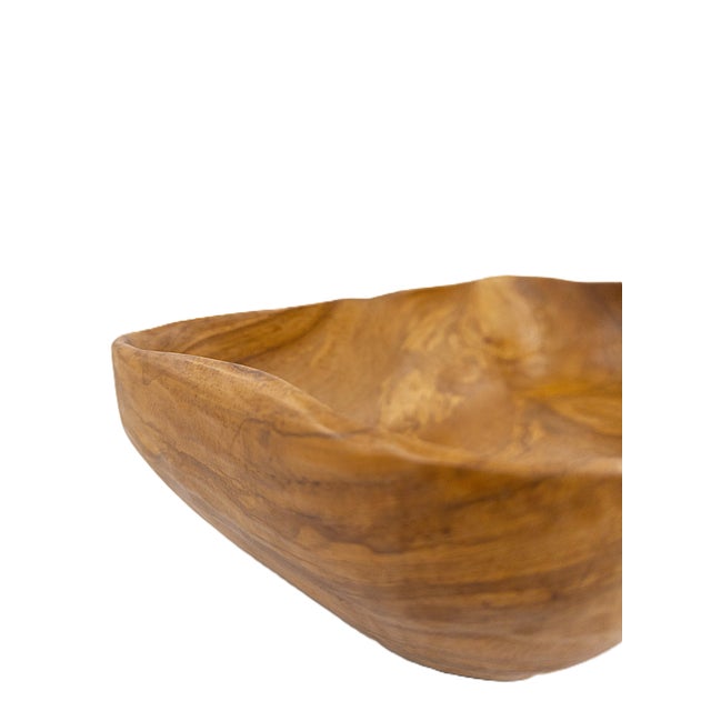 2020s Hand-Carved Peruvian Olive Wood 15.75"l Serving Bowl With Beautiful Sculpted Rim For Sale - Image 5 of 11