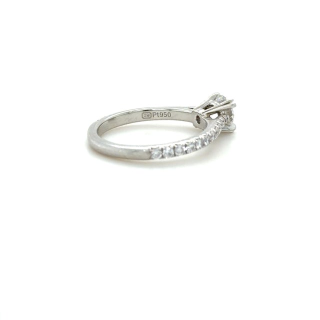 Harry Winston, 1.17 Carat Round Brilliant Diamond Engagement Ring, Size 6.75 For Sale In Chicago - Image 6 of 7