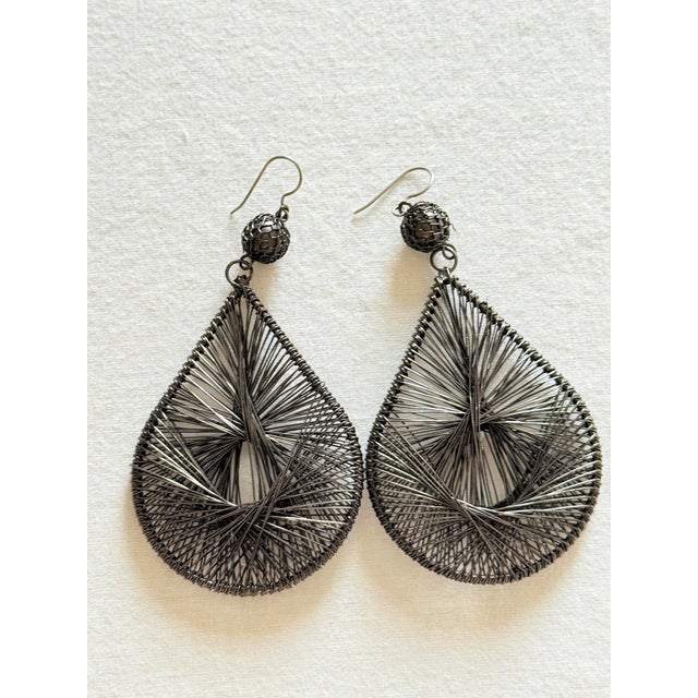 1990s Vintage 1980s 1990s Brutalist Boho Gunmetal Wire Mesh Teardrop Earrings For Sale - Image 5 of 6