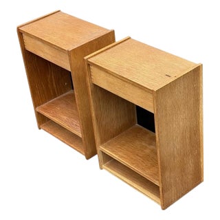 Danish Floating Bedside Tables in Oak, 1960s, Set of 2 For Sale