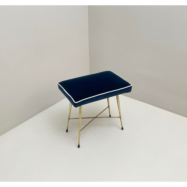 Vintage Bench in Brass and Velvet, 1950s, in Very Good conditions. Designed 1950 to 1959