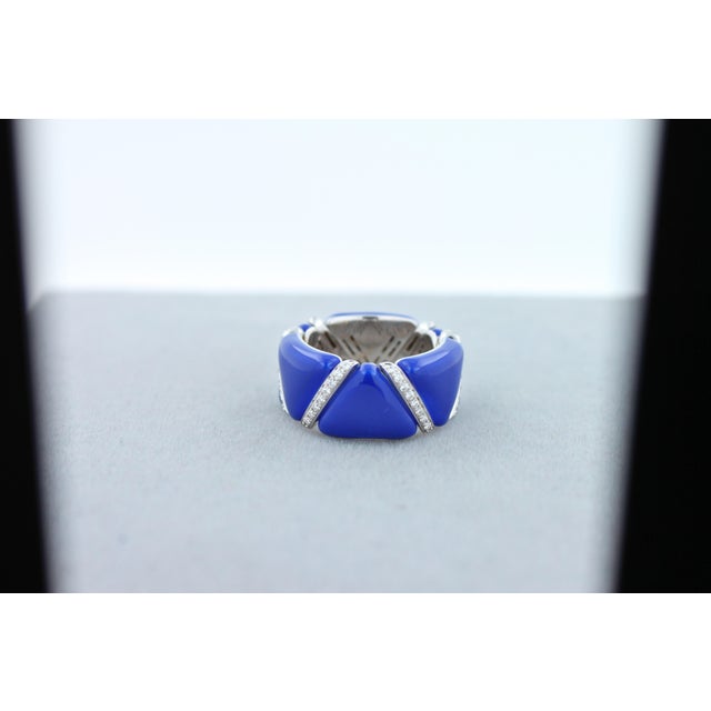 Blue Diamond Navy Blue Enamel Flexible Italian Eternity Band Unique White Gold Ring, Size 6 For Sale - Image 8 of 18