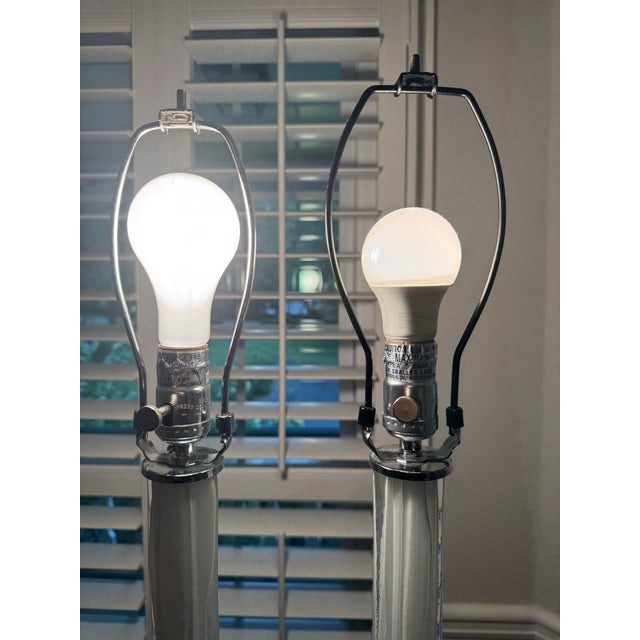 1980s Vintage Lucite Cased Glass Column Table Lamps - a Pair For Sale - Image 5 of 9