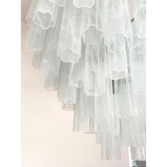 Murano, Venini & Co. Contemporary Huge Venied-White Alabastro "Tronchi" Murano Glass Chandelier by Simoeng For Sale - Image 4 of 7