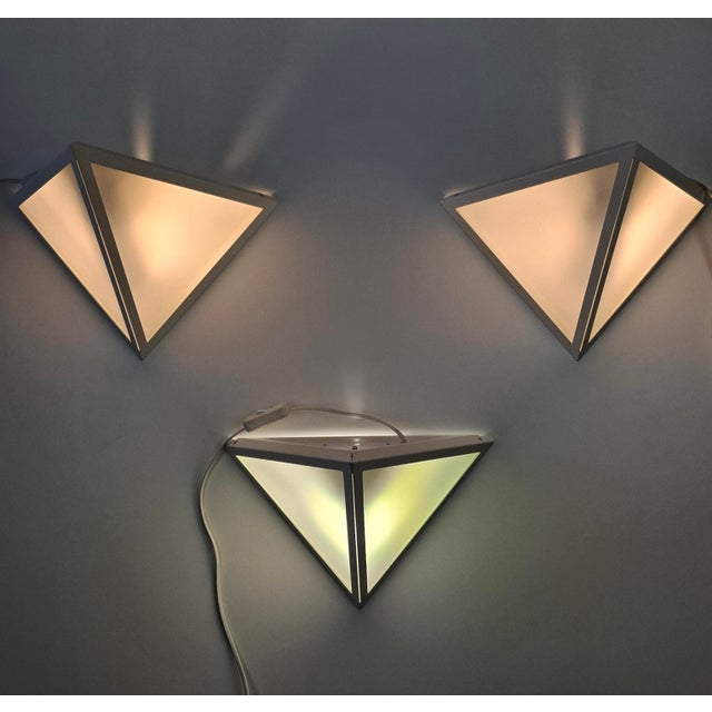 Original geometric design lamp from the renowned German manufacturer Glashütte Limburg, model 3884. The exceptional...