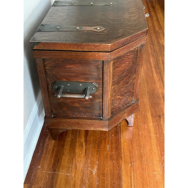Early 20th Century Arts & Crafts Cedar-Lined Oak Trunk or Bridal Chest For Sale - Image 4 of 17
