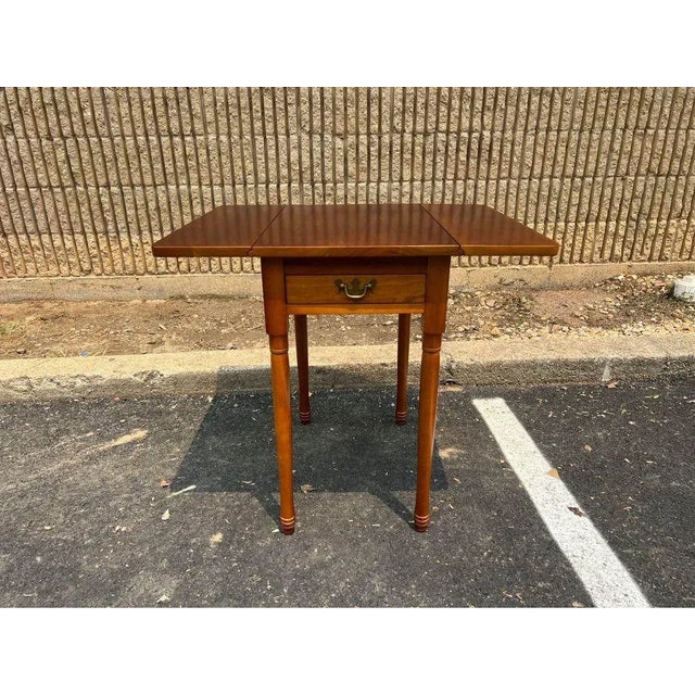 Mid 20th Century Pair of Vintage American Traditional Style Solid Cherry with 1 Drawer Pembroke Drop Leaf Tables For Sale In Washington DC - Image 6 of 11