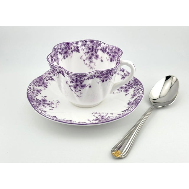 English 1940s Shelley Dainty Mauve Tea Cup - English Bone China Cup and Saucer For Sale - Image 3 of 8