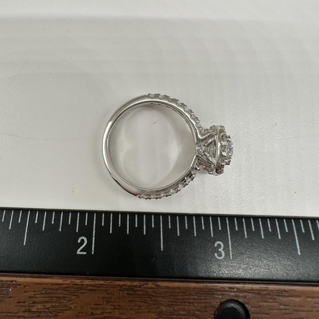 Appraised Natural Diamond Engagement Ring 14k White Gold 1.33ctw, Size 5.75 For Sale In New York - Image 6 of 7