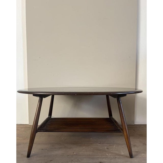 Vintage coffee table by the Scottish brand Ercol, 1960s. This brand is one of my favorites. Works with pure elm wood, no...