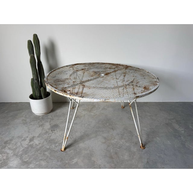 Mid-Century Modern 1960’s Mid-Century Modern Round Mesh Top Outdoor Dining Table by John Salterini, Attributed For Sale - Image 3 of 12