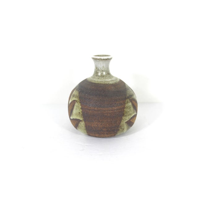 Mid-Century Modern Signed n.t. Irving Mid Century Modern Studio Pottery Bud Vase For Sale - Image 3 of 9