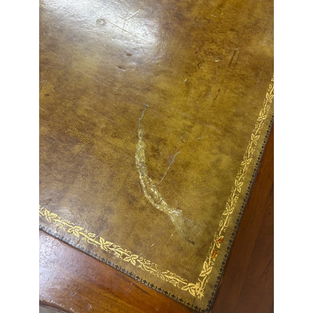 Vintage Townsend Mfg. Co. Tooled Leather Top Mahogany End Table For Sale - Image 13 of 18