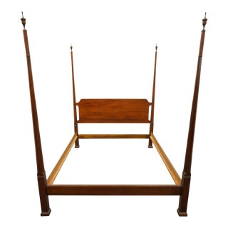 Hickory Chair Co. Solid Mahogany Traditional Style Queen Size Four Pencil Post Bed 210-45 For Sale