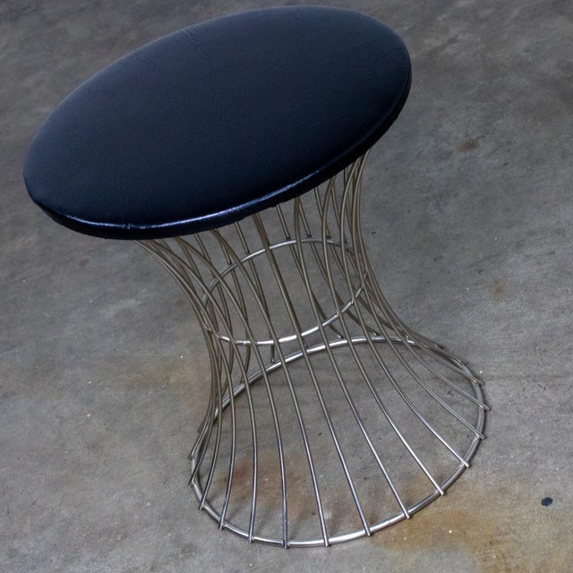 Mid 20th Century Mid-20th Century MCM Stool Manner of Warren Platner Chrome Wire Base and Black Vinyl Seat For Sale - Image 5 of 18