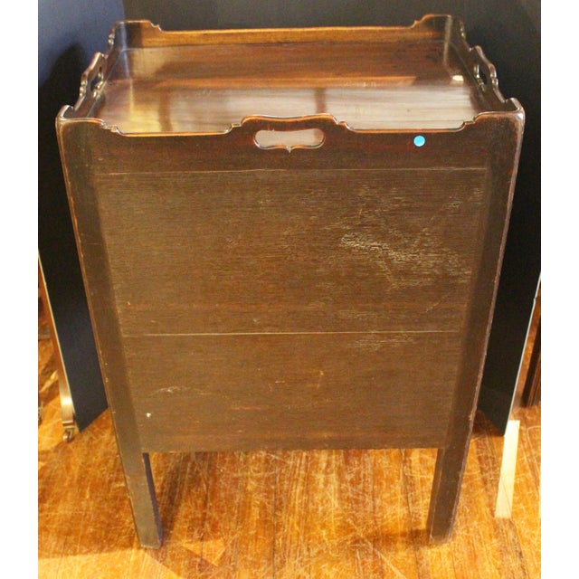 Circa 1765-1780 English George III Period Bedside Commode Table For Sale In Raleigh - Image 6 of 8