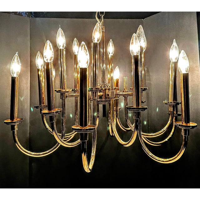 Tommi Parzinger Vintage 18-Light Brass Chandelier in Style of Tommi Parzinger For Sale - Image 4 of 11
