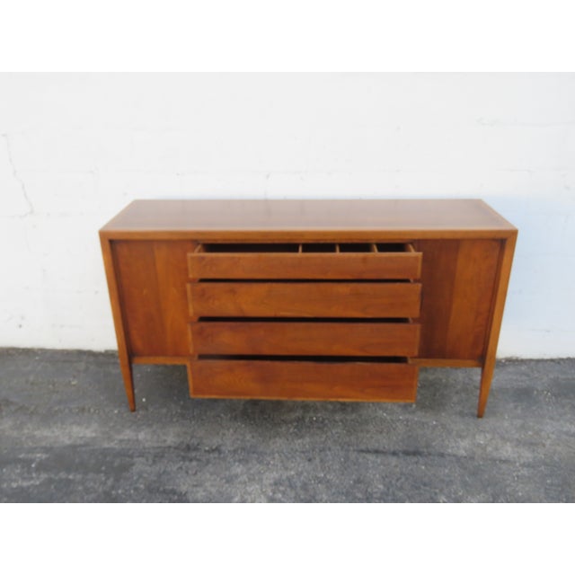 Century Furniture Century Mid Century Modern Long Credenza Sideboard Media Console 6299 For Sale - Image 4 of 18
