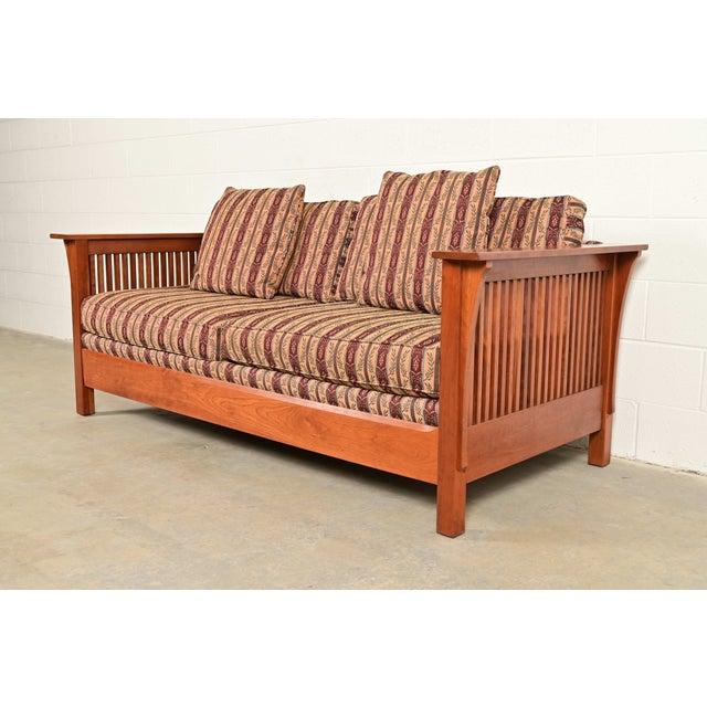 Mission Stickley Mission Arts and Crafts Cherry Wood Spindle Settle Sofa For Sale - Image 3 of 15
