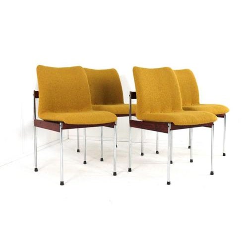 Set of 4 Restored Chairs – Mid-Century Modern Style by Thereca. This set of four beautifully restored chairs is a refined...