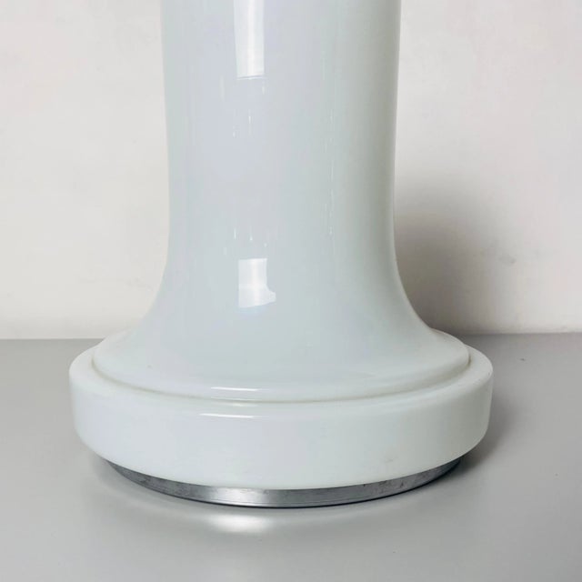 Mid-Century Modern Italian Table Lamp with Steel Base and Irregular Glass, 1970s For Sale - Image 6 of 7