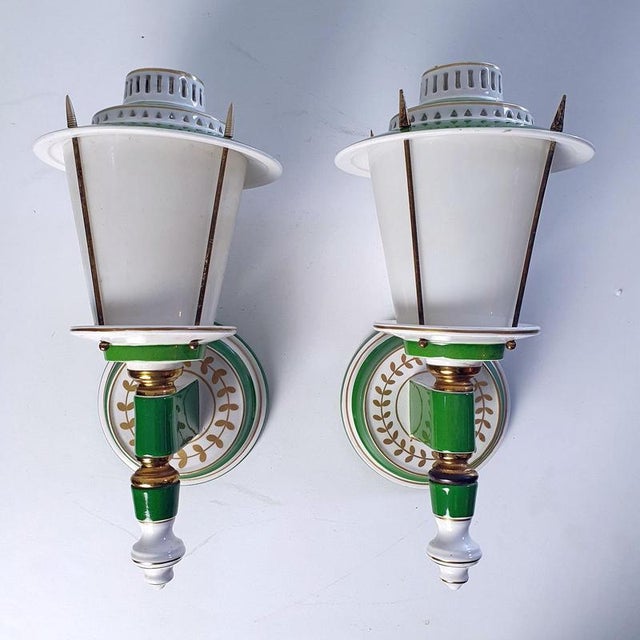Mid-Century Wall Sconces in Porcelain and Brass, France, 1970s, Set of 2 For Sale - Image 3 of 12