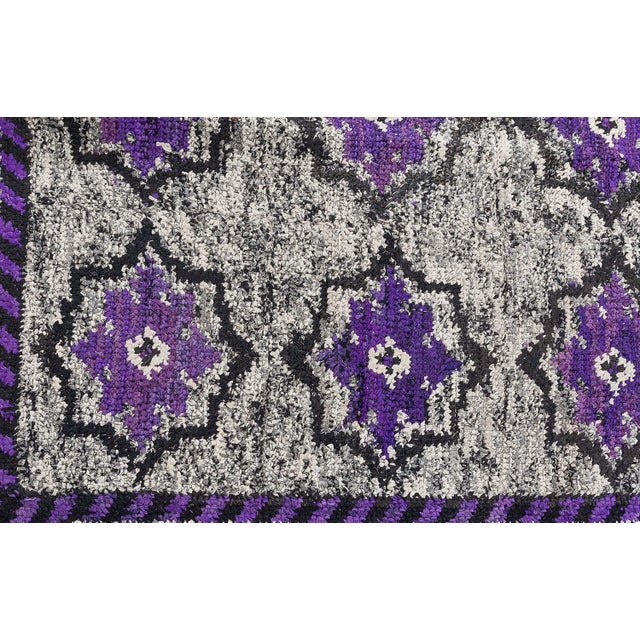 Traditional Doris Leslie Blau Vibrant Vintage American Hooked Rug in Purple and Grey For Sale - Image 3 of 10