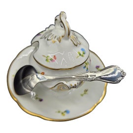 Example of Vista Alegre Serving Dishes and Pieces