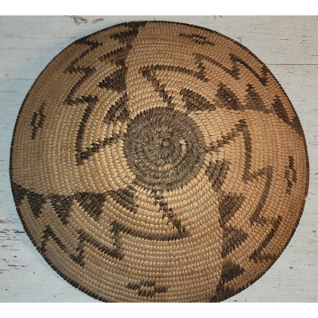 Mid 20th Century Geometric Pima Round Tray / Basket For Sale In Los Angeles - Image 6 of 7