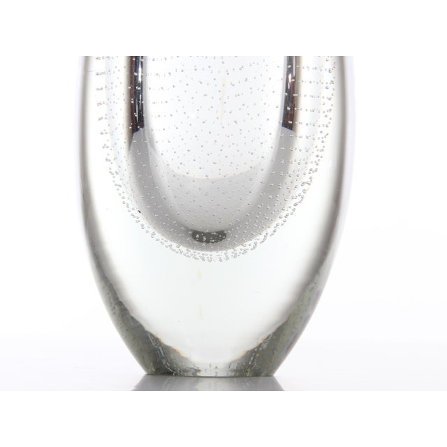 1960s Finnish Glass Vase by Gunnel Nyman for Nuutajärvi, 1960s For Sale - Image 5 of 8