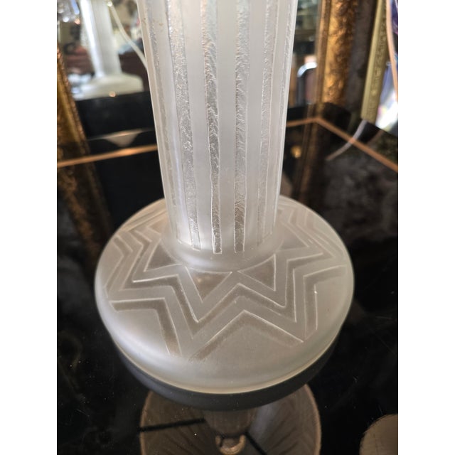 French Art Deco Mushroom Lamp in Frosted Glass from Daum, 1930 For Sale - Image 10 of 14
