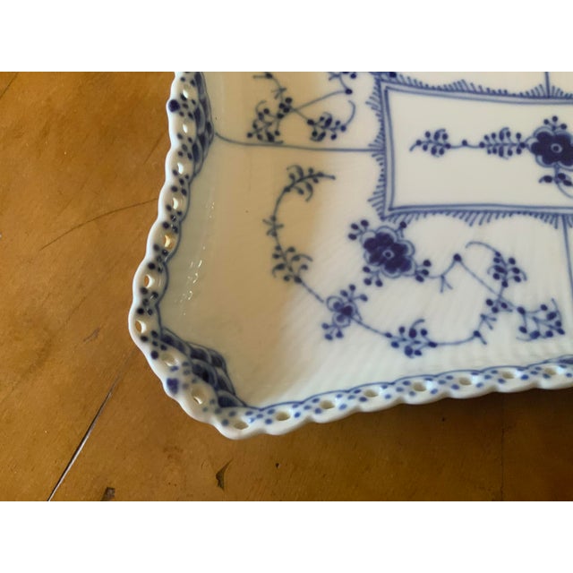 Referred to as an oblong dish, pickle dish, relish tray, or used for appetizers or as a decorative vanity tray.