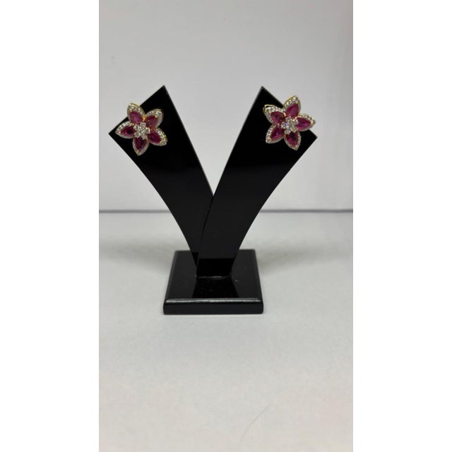 2020s Natural Ruby 4cts & Diamond 0.69cts Earring in 14k Gold For Sale - Image 5 of 8