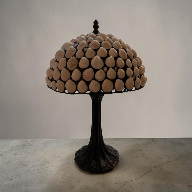 Metal Vintage Richard Hoosin Style Leaded Seashell Table Lamp With Art Nouveau Bronze-Finish Base - Signed For Sale - Image 7 of 11